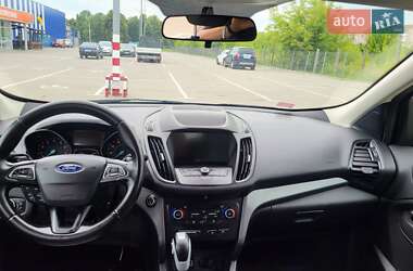 Внедорожник / Кроссовер Ford Escape 2019 в 
