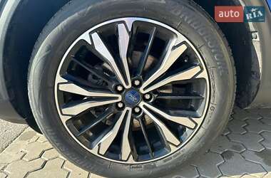 Внедорожник / Кроссовер Ford Escape 2022 в 
