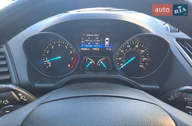 Позашляховик / Кросовер Ford Escape 2016 в 