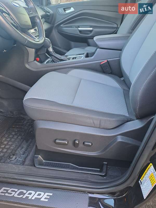 Внедорожник / Кроссовер Ford Escape 2016 в Киеве