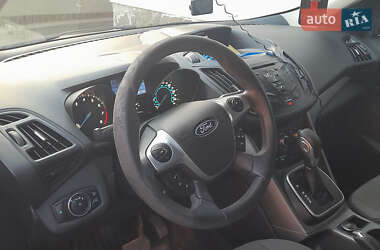 Внедорожник / Кроссовер Ford Escape 2012 в 