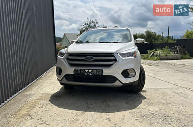 Внедорожник / Кроссовер Ford Escape 2017 в 