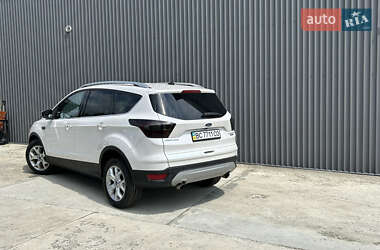 Внедорожник / Кроссовер Ford Escape 2017 в 