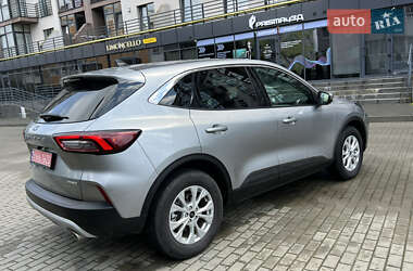 Внедорожник / Кроссовер Ford Escape 2024 в 