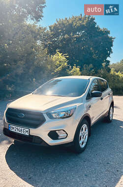 Внедорожник / Кроссовер Ford Escape 2017 в 