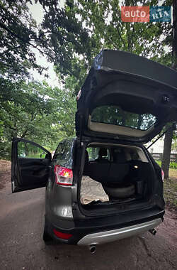 Внедорожник / Кроссовер Ford Escape 2014 в 