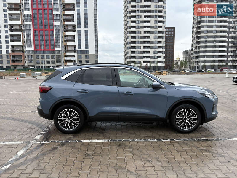 Внедорожник / Кроссовер Ford Escape 2023 в Киеве