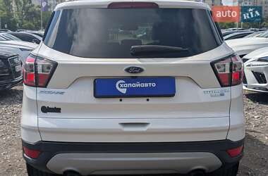 Внедорожник / Кроссовер Ford Escape 2016 в 