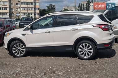 Внедорожник / Кроссовер Ford Escape 2016 в 
