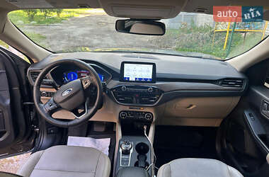 Внедорожник / Кроссовер Ford Escape 2020 в 