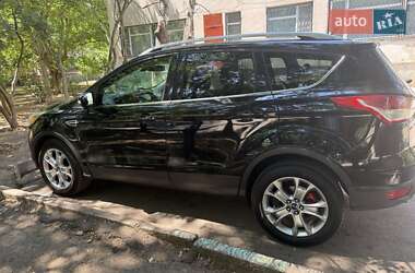Внедорожник / Кроссовер Ford Escape 2016 в 