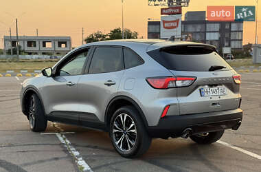 Внедорожник / Кроссовер Ford Escape 2022 в 