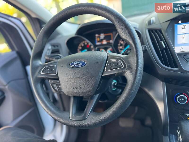 Внедорожник / Кроссовер Ford Escape 2018 в Дубно