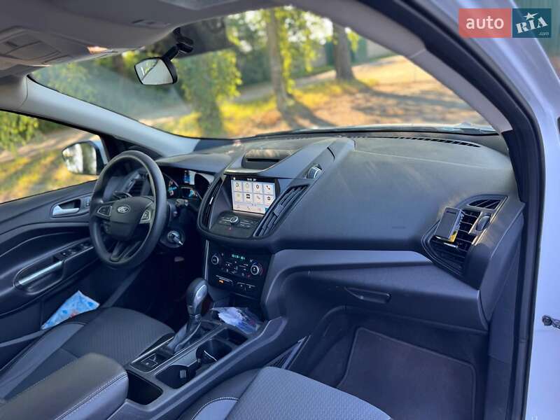 Внедорожник / Кроссовер Ford Escape 2018 в Дубно