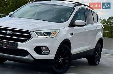 Внедорожник / Кроссовер Ford Escape 2016 в 