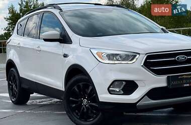 Внедорожник / Кроссовер Ford Escape 2016 в 