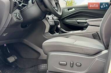 Внедорожник / Кроссовер Ford Escape 2016 в 
