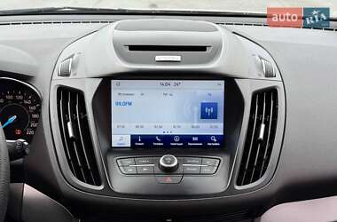 Внедорожник / Кроссовер Ford Escape 2016 в 