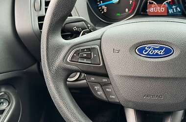 Внедорожник / Кроссовер Ford Escape 2016 в 