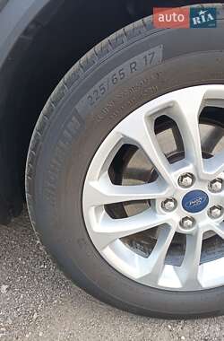 Внедорожник / Кроссовер Ford Escape 2022 в 