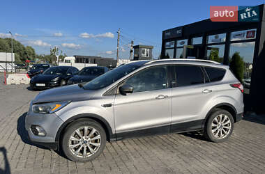 Внедорожник / Кроссовер Ford Escape 2016 в 