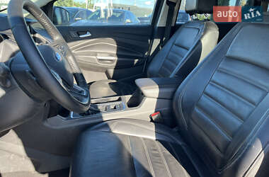 Внедорожник / Кроссовер Ford Escape 2016 в 