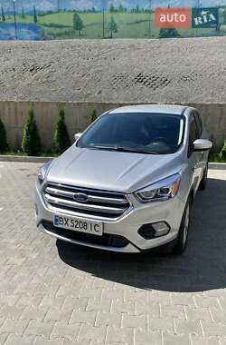 Внедорожник / Кроссовер Ford Escape 2017 в Хмельницком