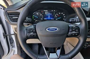 Внедорожник / Кроссовер Ford Escape 2021 в 