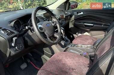 Внедорожник / Кроссовер Ford Escape 2014 в 