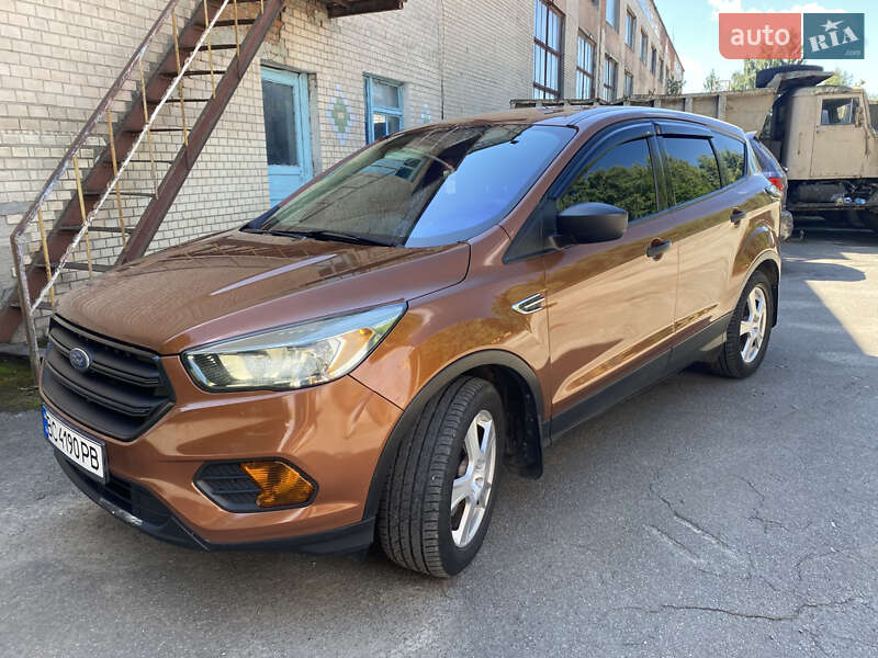 Внедорожник / Кроссовер Ford Escape 2017 в 