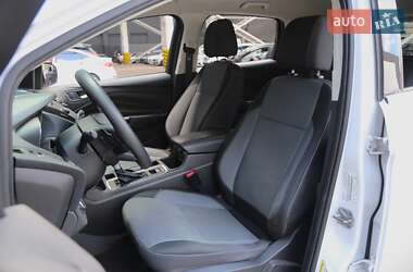 Внедорожник / Кроссовер Ford Escape 2016 в 