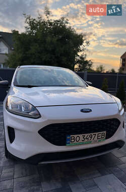 Внедорожник / Кроссовер Ford Escape 2019 в 