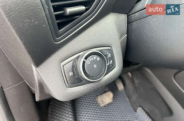 Внедорожник / Кроссовер Ford Escape 2014 в 