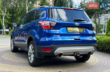 Внедорожник / Кроссовер Ford Escape 2017 в 