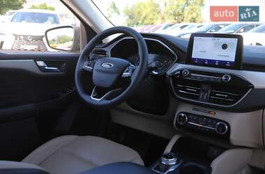 Позашляховик / Кросовер Ford Escape 2022 в 