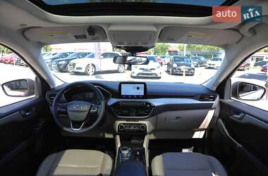 Позашляховик / Кросовер Ford Escape 2022 в 
