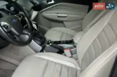 Внедорожник / Кроссовер Ford Escape 2016 в 