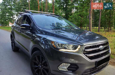 Внедорожник / Кроссовер Ford Escape 2017 в Киеве