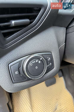 Внедорожник / Кроссовер Ford Escape 2014 в 