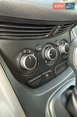 Внедорожник / Кроссовер Ford Escape 2014 в 