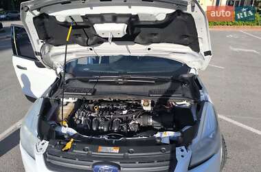 Внедорожник / Кроссовер Ford Escape 2013 в 