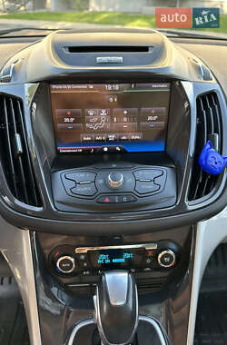Внедорожник / Кроссовер Ford Escape 2012 в 