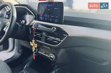 Внедорожник / Кроссовер Ford Escape 2020 в 