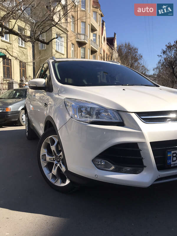 Внедорожник / Кроссовер Ford Escape 2012 в 