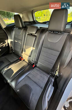 Внедорожник / Кроссовер Ford Escape 2012 в 