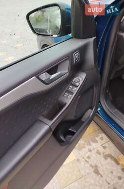 Внедорожник / Кроссовер Ford Escape 2020 в 