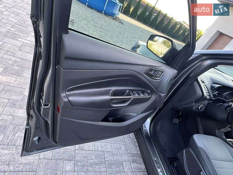 Внедорожник / Кроссовер Ford Escape 2018 в Городенке