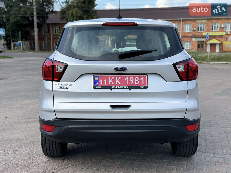 Внедорожник / Кроссовер Ford Escape 2019 в Сумах