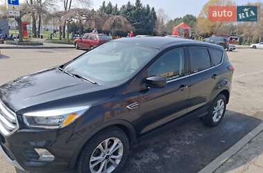 Внедорожник / Кроссовер Ford Escape 2018 в 