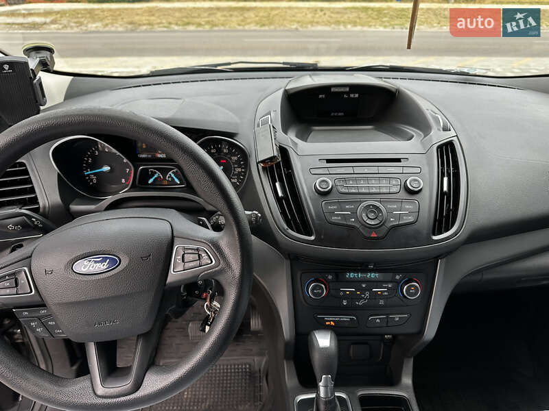 Внедорожник / Кроссовер Ford Escape 2017 в Киеве